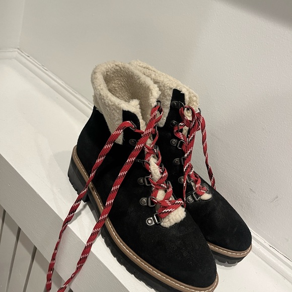 Villa Rouge Boots - Picture 6 of 12